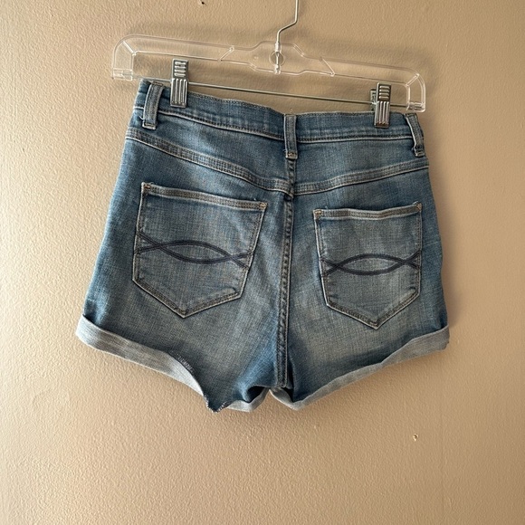 Abercrombie & Fitch High Rise Short Size 2 - Picture 3 of 5